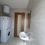 Pretty 2 Bedroom With Shared Pool Appartement