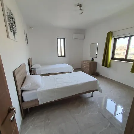 Pretty 2 Bedroom With Shared Pool Apartman *