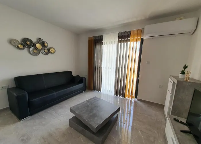 Appartement Pretty 2 Bedroom With Shared Pool *