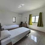 Pretty 2 Bedroom With Shared Pool Appartement *