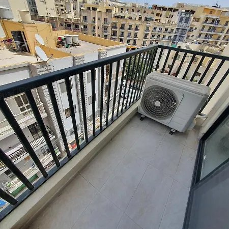 Pretty 2 Bedroom With Shared Pool Lägenhet *