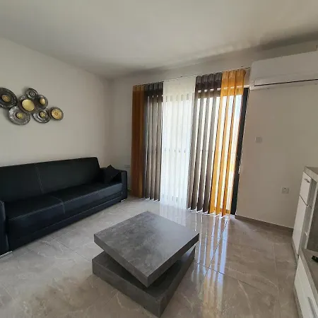 아파트 Pretty 2 Bedroom With Shared Pool *