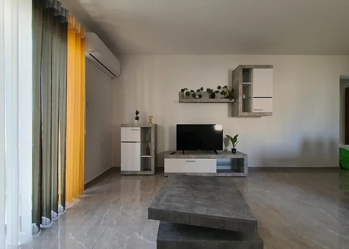 Daire Pretty 2 Bedroom With Shared Pool St. Paul's Bay