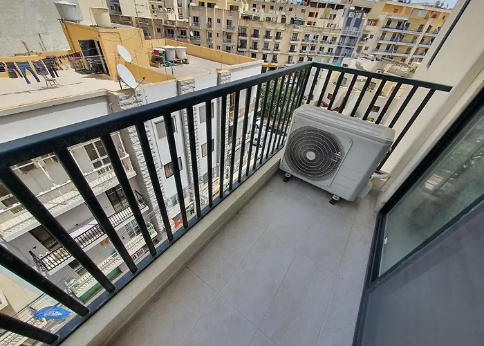 Pretty 2 Bedroom With Shared Pool Daire *