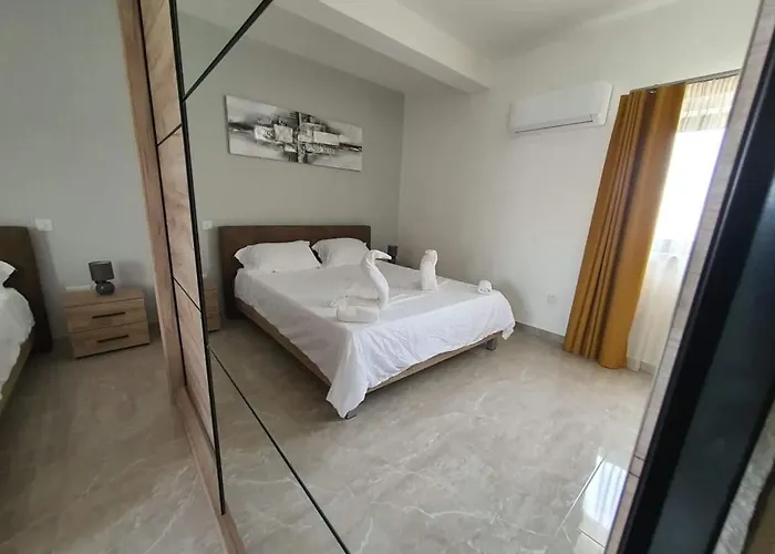 Pretty 2 Bedroom With Shared Pool Daire *