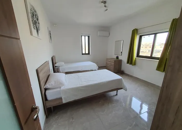 Pretty 2 Bedroom With Shared Pool Daire *