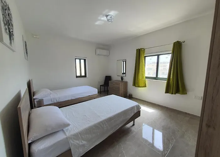 Pretty 2 Bedroom With Shared Pool Apartament *