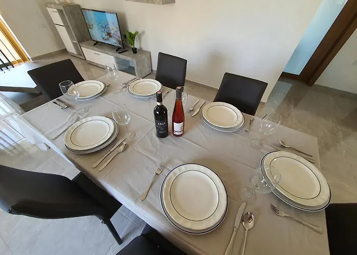 Pretty 2 Bedroom With Shared Pool Apartament St Paul's Bay